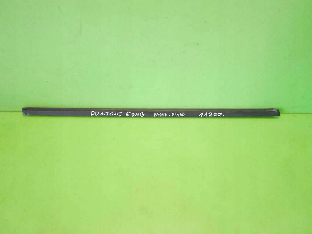 фото №1, Молдинг уплотнитель правая перед fiat punto ii 5d hb