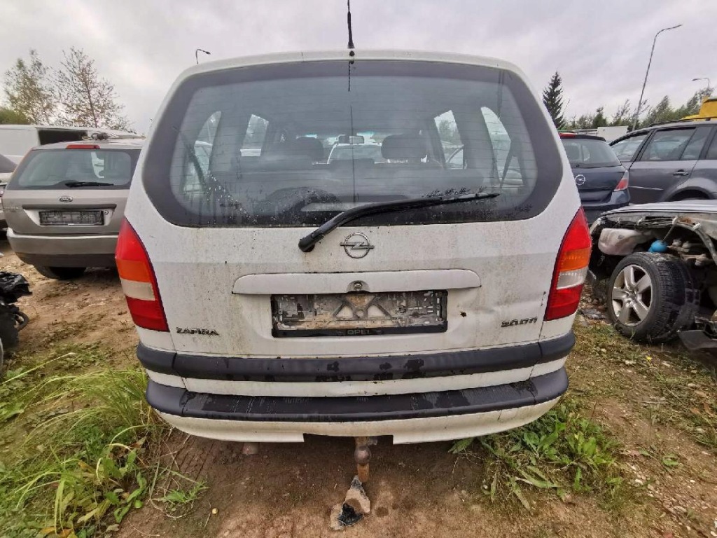 Купити Opel zafira коробка запобіжників 2003 2.0l 09131668 used