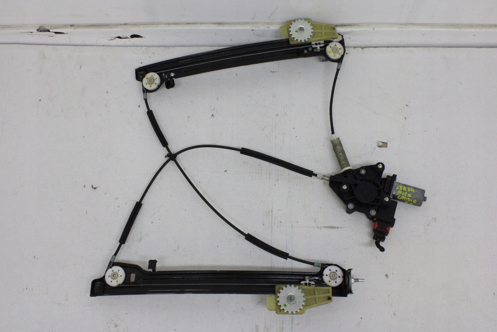 фото №1, Alfa romeo mito 2008r- подъемник стекло правый перед