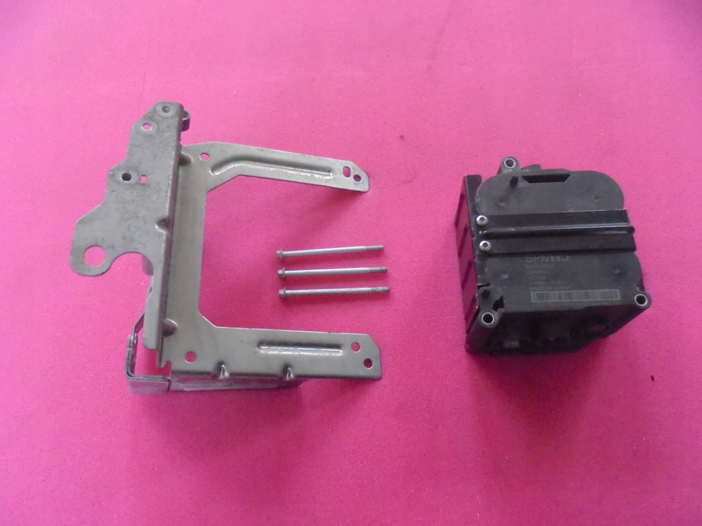 фото №1, Volvo xc40 ii 1,5 plug in hybrid конденсатор