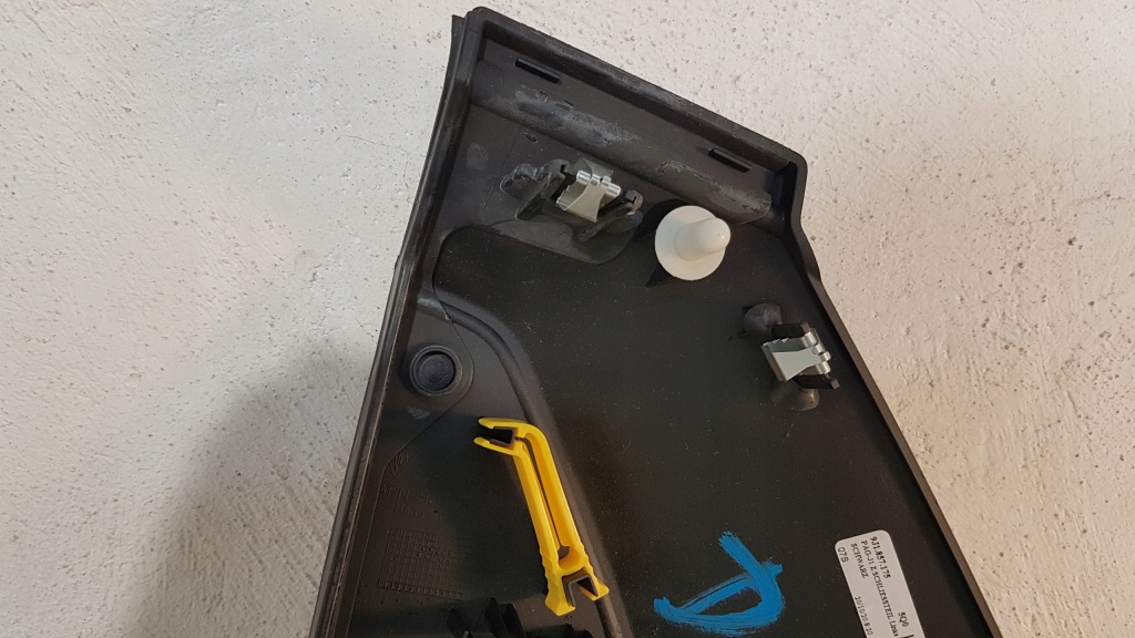 фото №5, Захист панелі консолі ліва porsche taycan