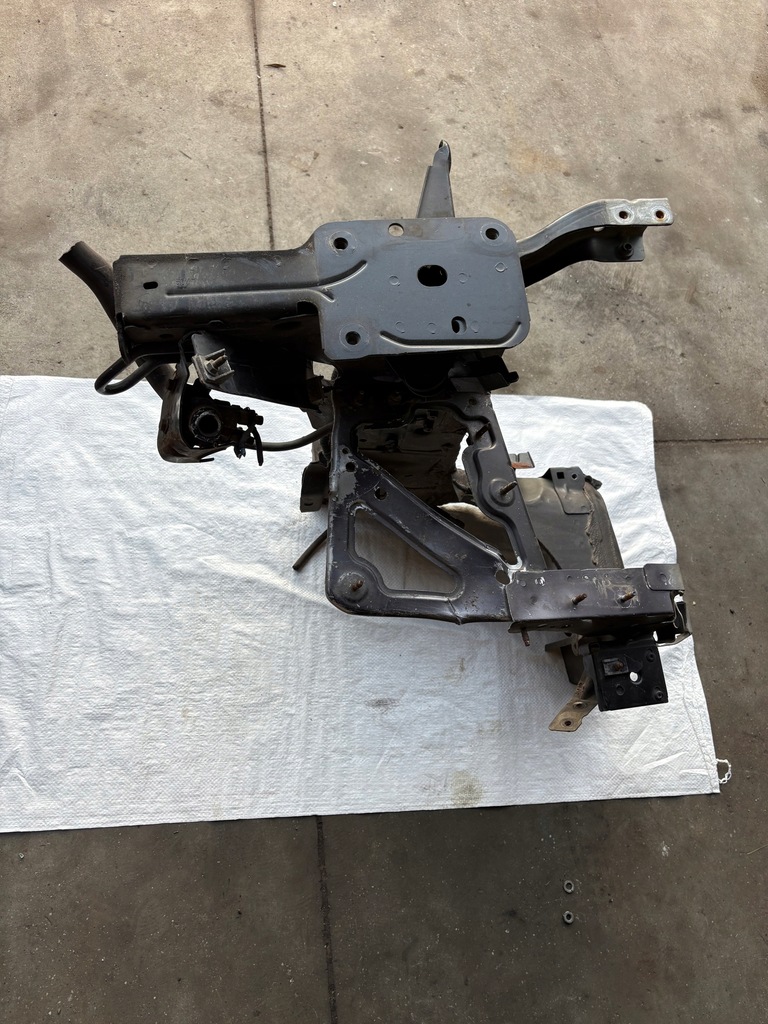 фото №9, Renault megane iii 3 четверть лонжерон левая передняя перед