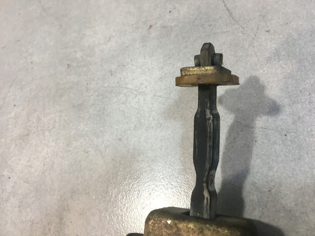 фото №6, Обмежувач двері правий перед ford fiesta mk6