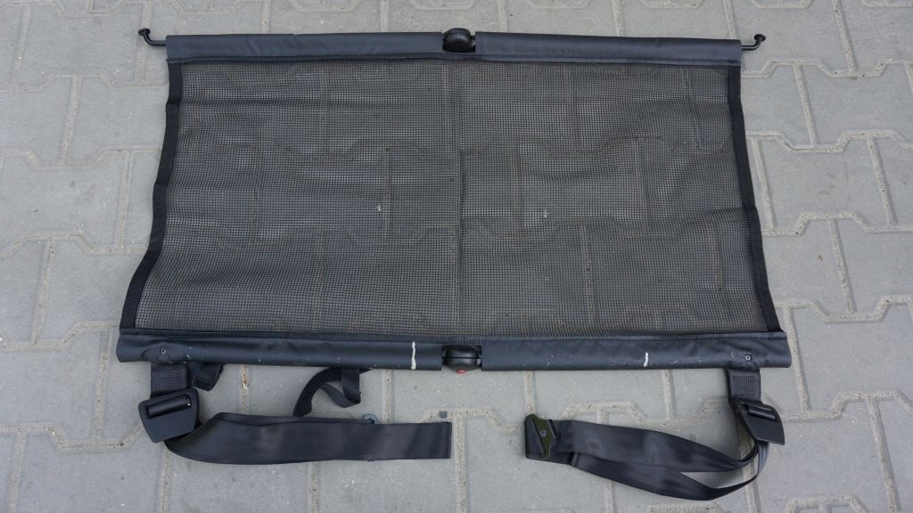 фото №1, Mercedes glk 204 - вертикальная сетка шторка багажника