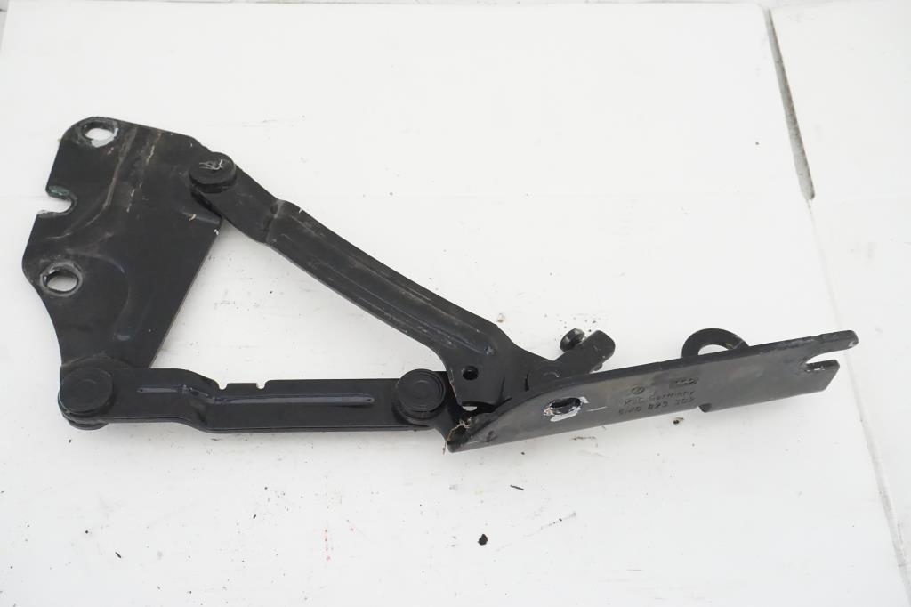 фото №1, Петля капот правый vw golf plus l041 5m0823302