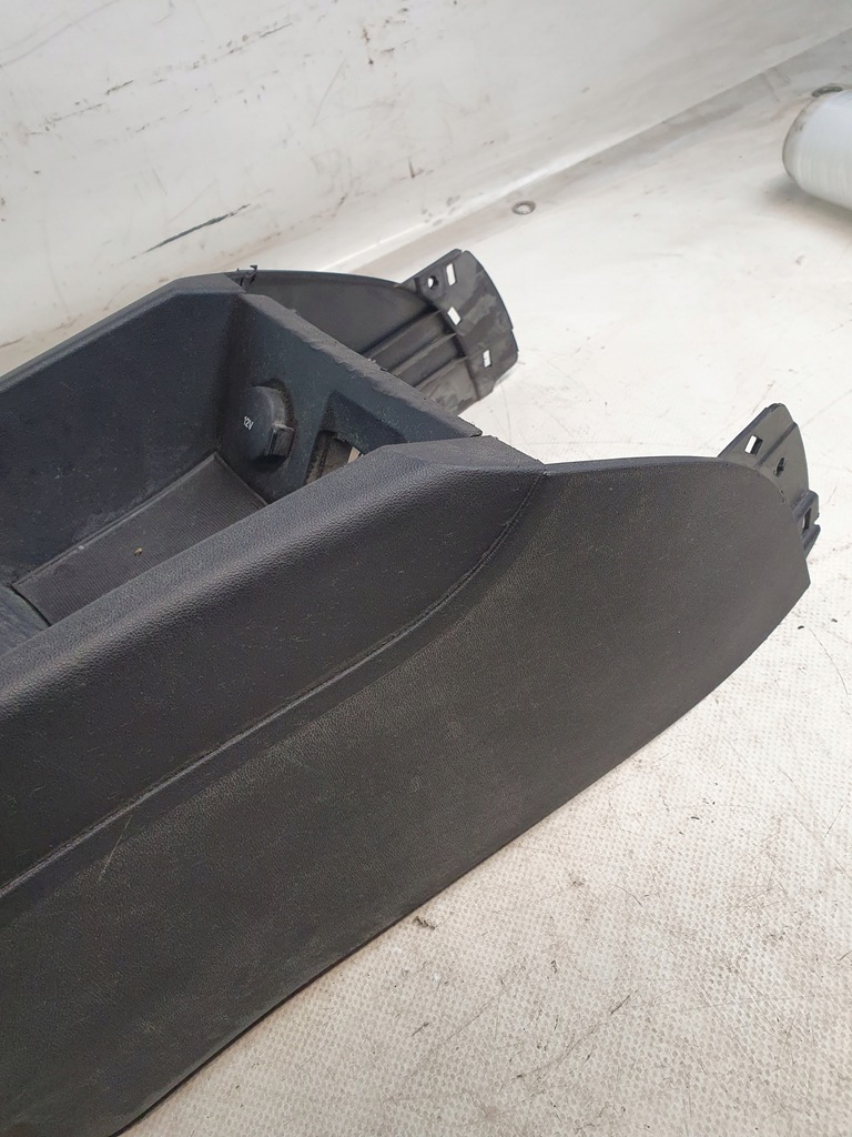 фото №13, Туннель средний подлокотник оригинальный номер 1296687 kia ceed fl 09-12r.