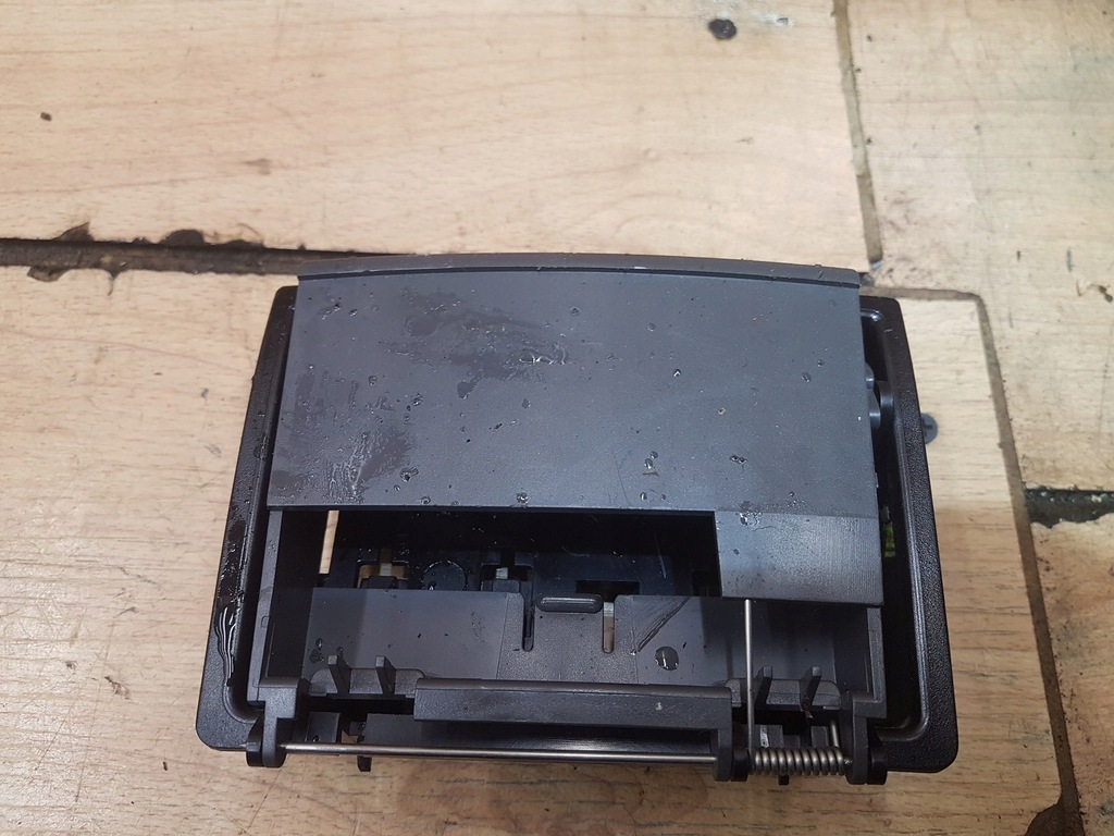 фото №1, Попільничка volvo v70 ii