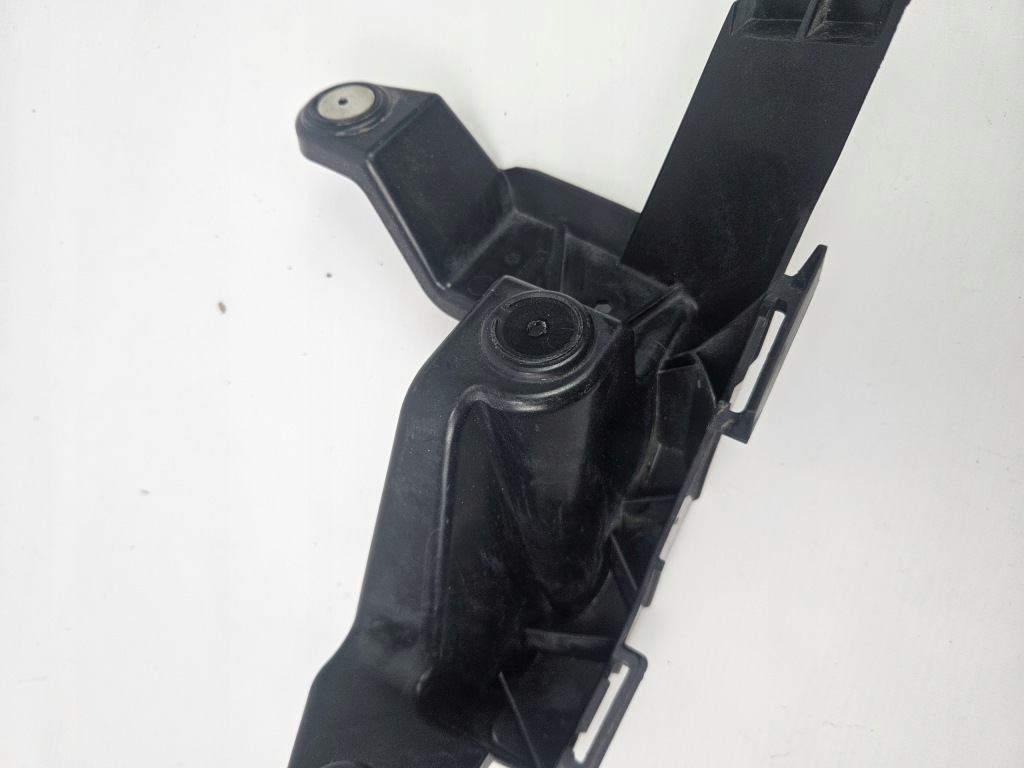 Opel insignia b 2017 - напрямна кронштейн бампера задній правий 366947856 Доставка