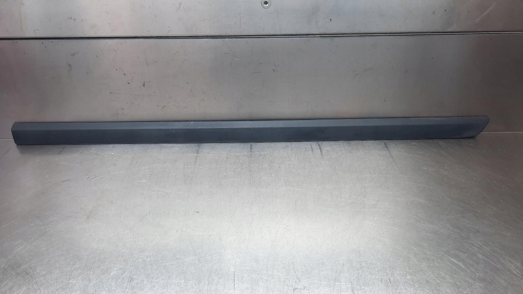 фото №1, Молдинг двері правий перед 08620165 volvo s40 ii v50 04-12r