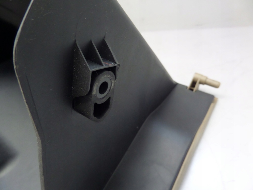 фото №12, Бардачок пассажира suzuki liana 01-04 bananowy