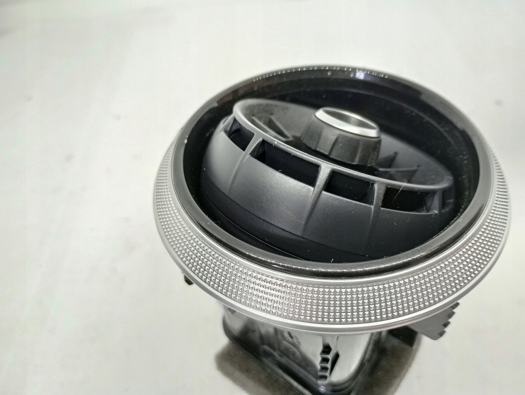 фото №10, Решётка обдув audi a3 8v lift 81a820901b