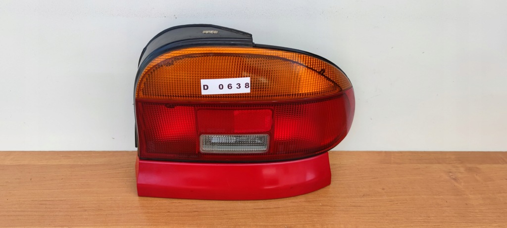 фото №1, Mazda 121 права лампа задня задня комплектна оригінал