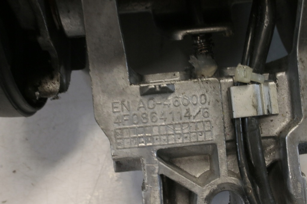 фото №10, Подлокотник audi a6 c6