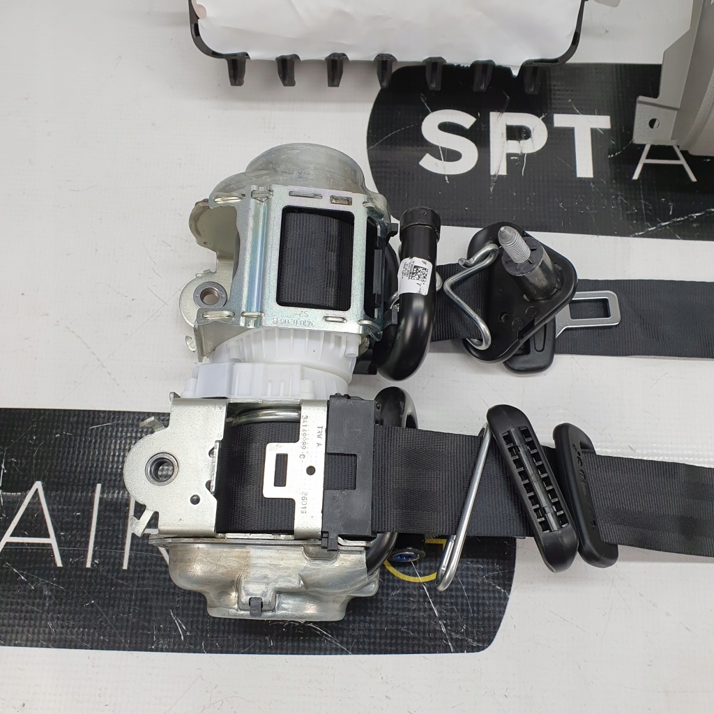 фото №4, Vivaro панель приладів панель приладів подушка подушка безпеки ремені