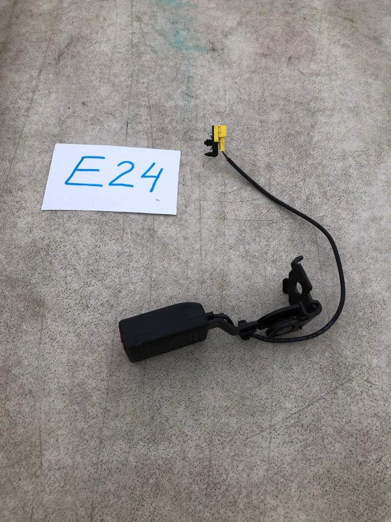 Купить Замок поперечина заднего mercedes ml w166 a1668600769