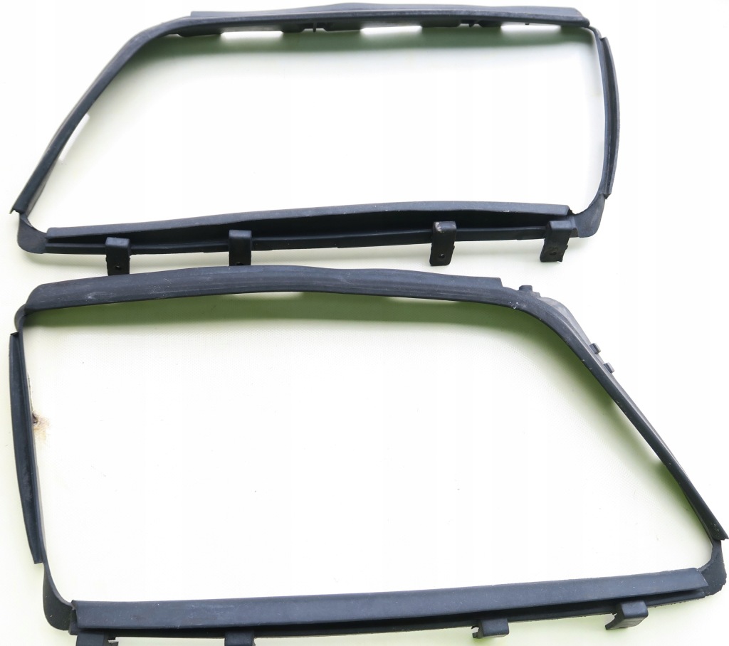 фото №1, Уплотнители наружное лампа перед ксенон audi a8 s8 d2 przedlift 94-98