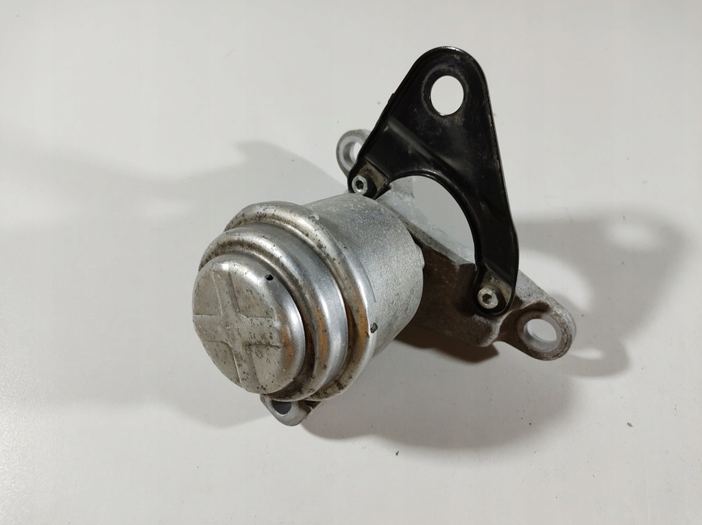 фото №10, Volvo s60 ii 1.6 13- подушка двигателя