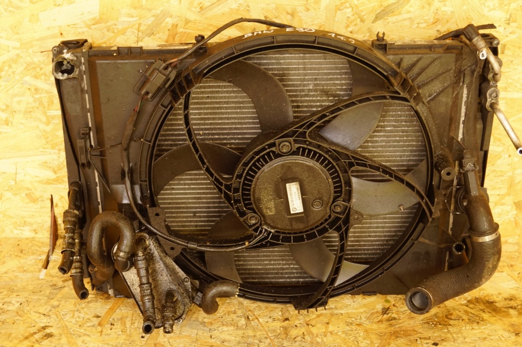 Радиатор вентилятор bmw e90 e91 e92 Недорого