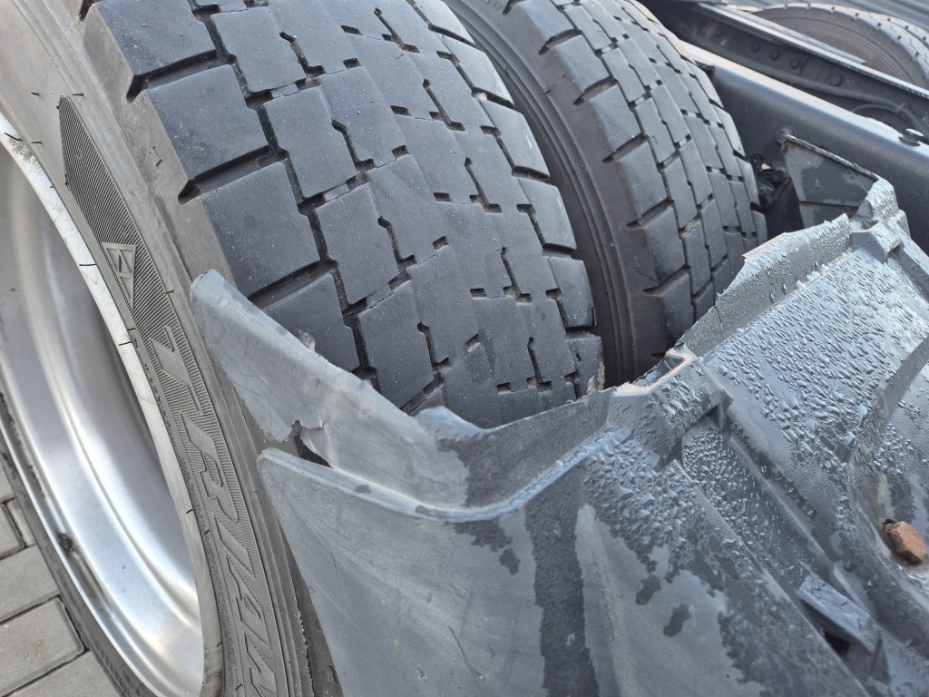 фото №3, Крыло подкрылок труба кронштейн брызговик левый задняя man tga tgx tgs low крышка