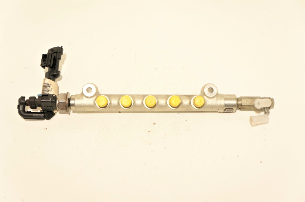Купити Opel astra j b16dth молдинг упорскування 55570022