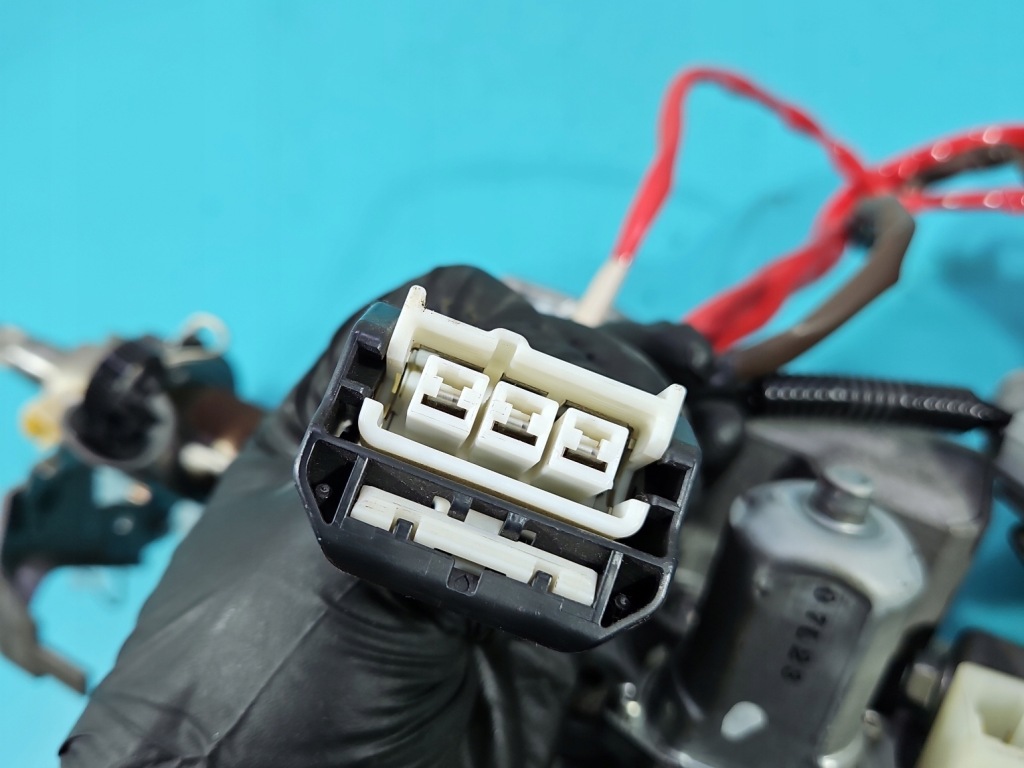 Насос усилителя toyota avensis iii t27 80960-20030 132100-1101 2.2 d-cat Оригинал