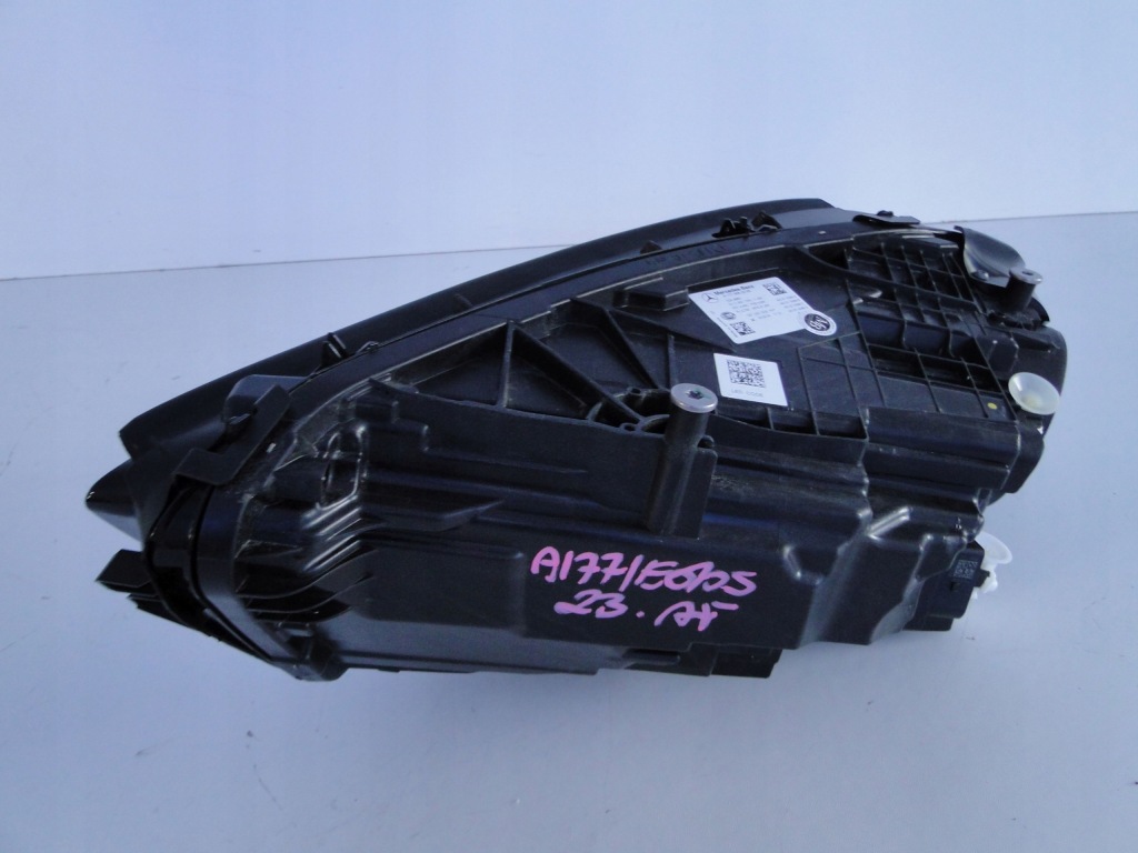 Mercedes a klasa 177 w177 фара правый  led Оригинал