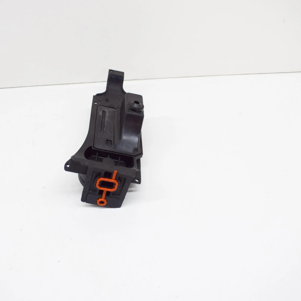 Audi a3 8p сепаратор масла 022103515b оригинальный Недорого