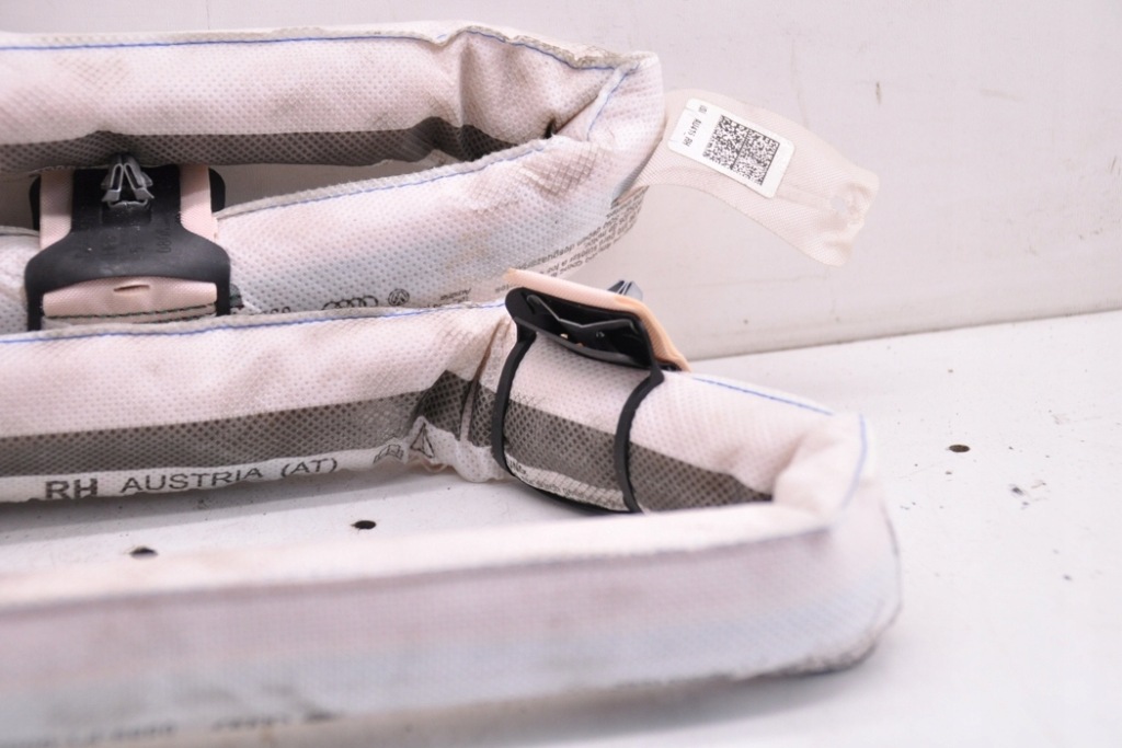 фото №9, Шторка безопасности правая audi q5 8r 8r0880742f 3.0l дизель 176kw 2010