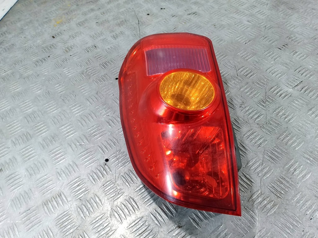 фото №6, Лампа задня права mitsubishi space star i 98-04