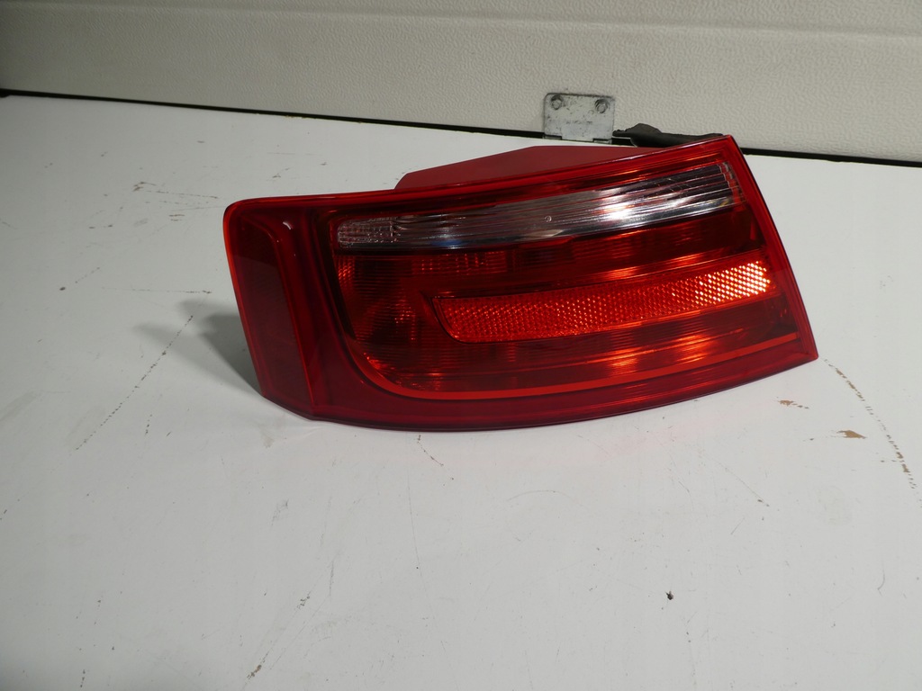 фото №1, Audi a5 8t лампа лівий задня 8t0945095