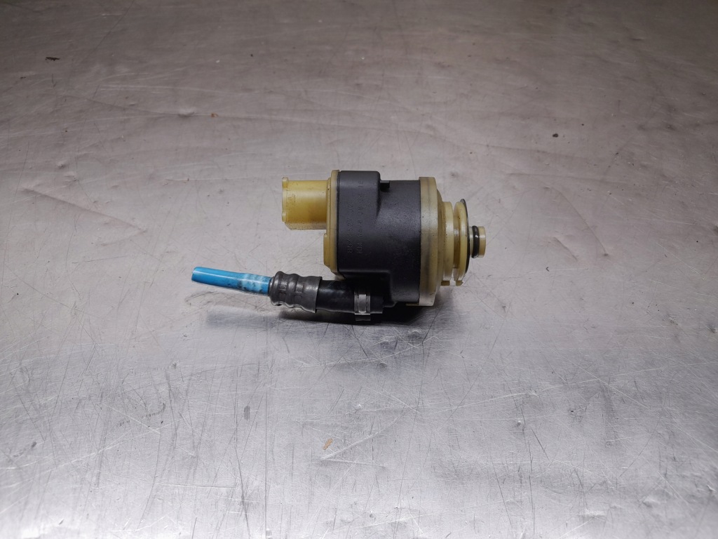 Купить Bmw f10 f11 3.0 d нагреватель топлива 8572527