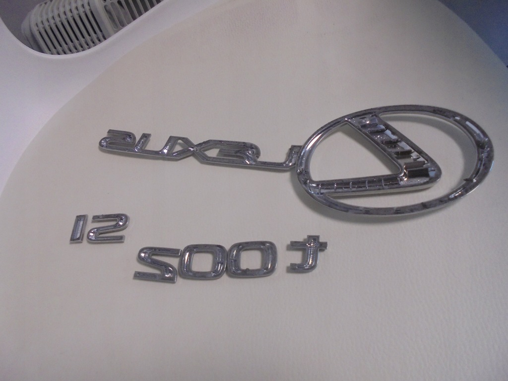 фото №3, Lexus is 200t logo емблема