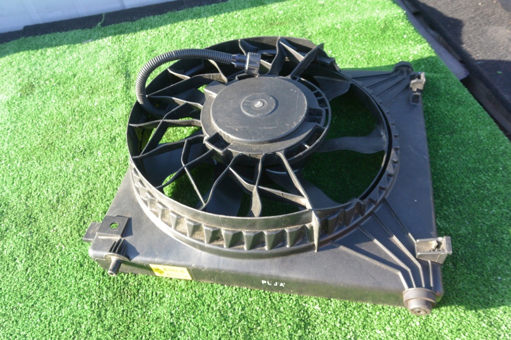 Вентилятор радіатора tesla model s Зі Шроту