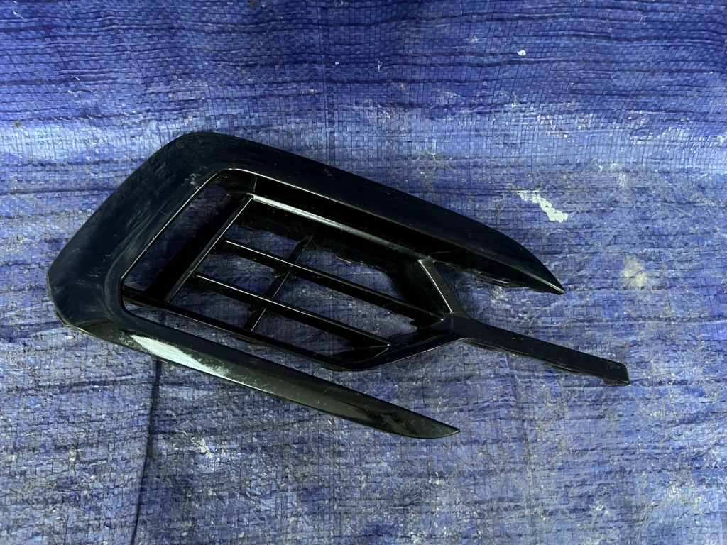 фото №1, Vw arteon rline права решітка бампера