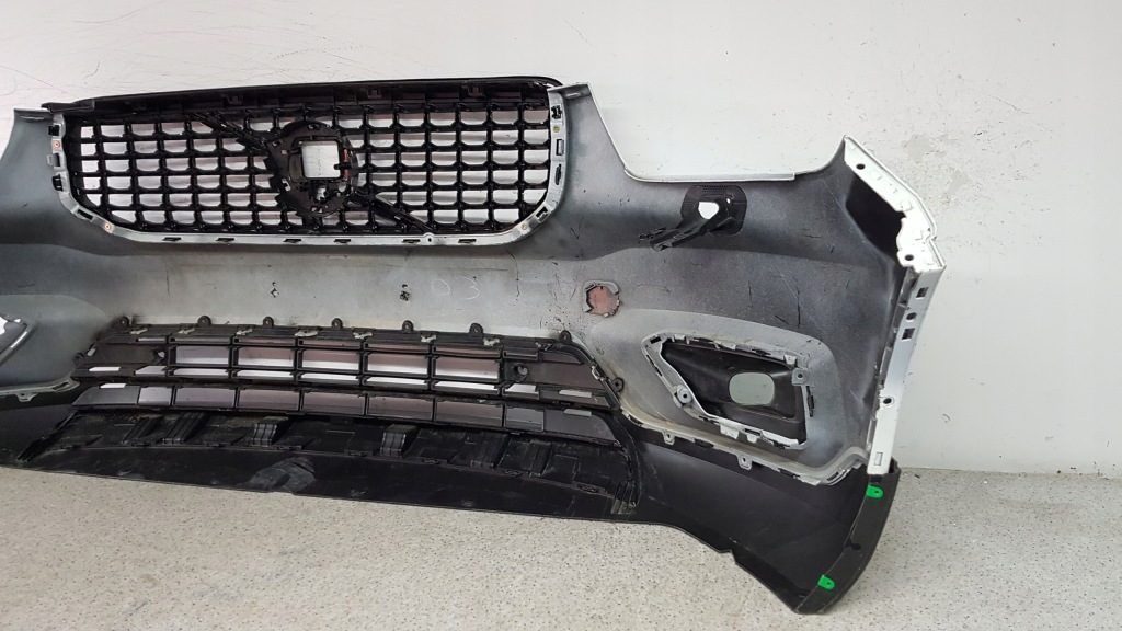 Volvo xc40 xc r-design 2017 - бампер перед 7998 в Украине