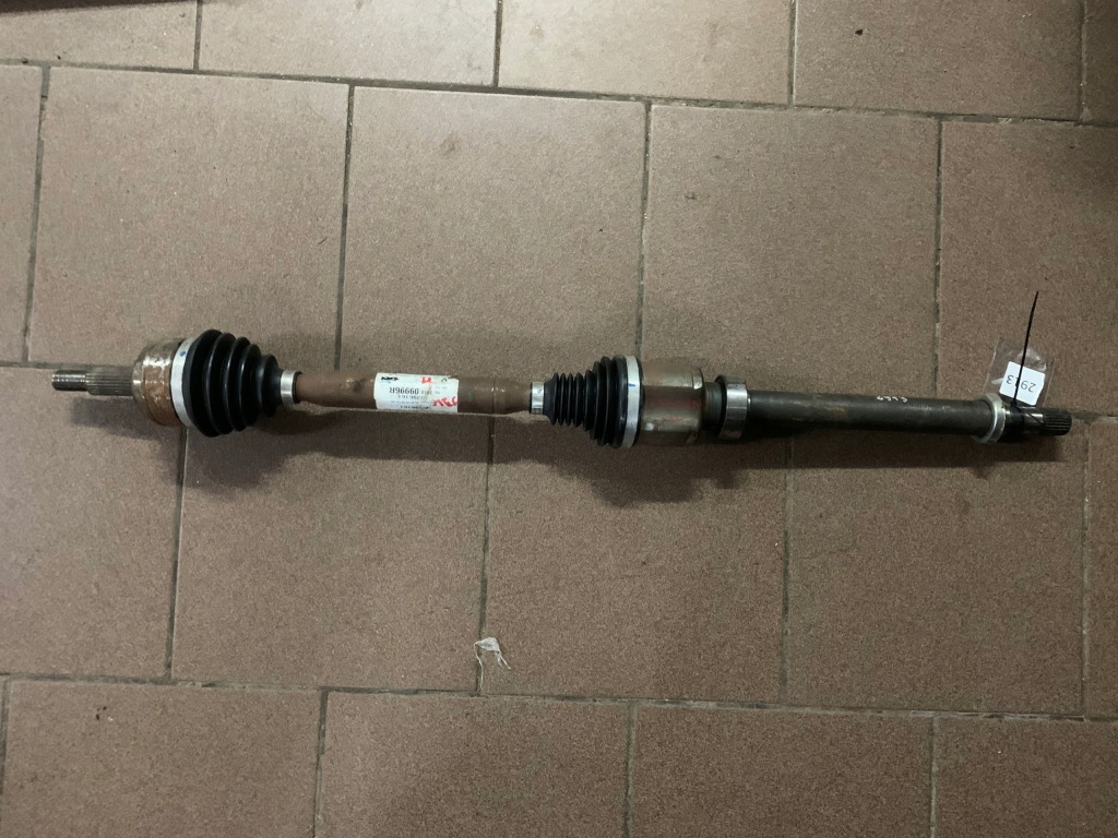 фото №1, Renault megane iv 1.3 1.6 приводной вал правая 391009996r