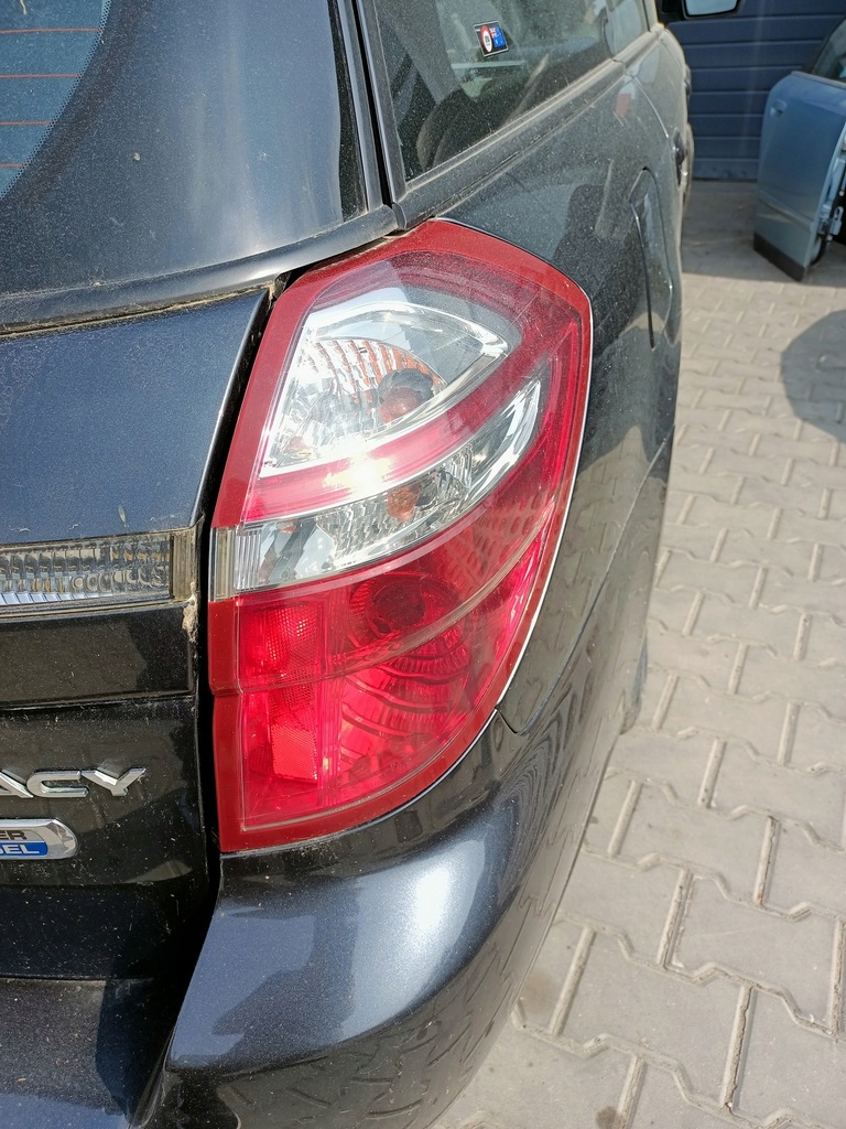 фото №1, Лампа задняя правое subaru legacy iv lift kombi