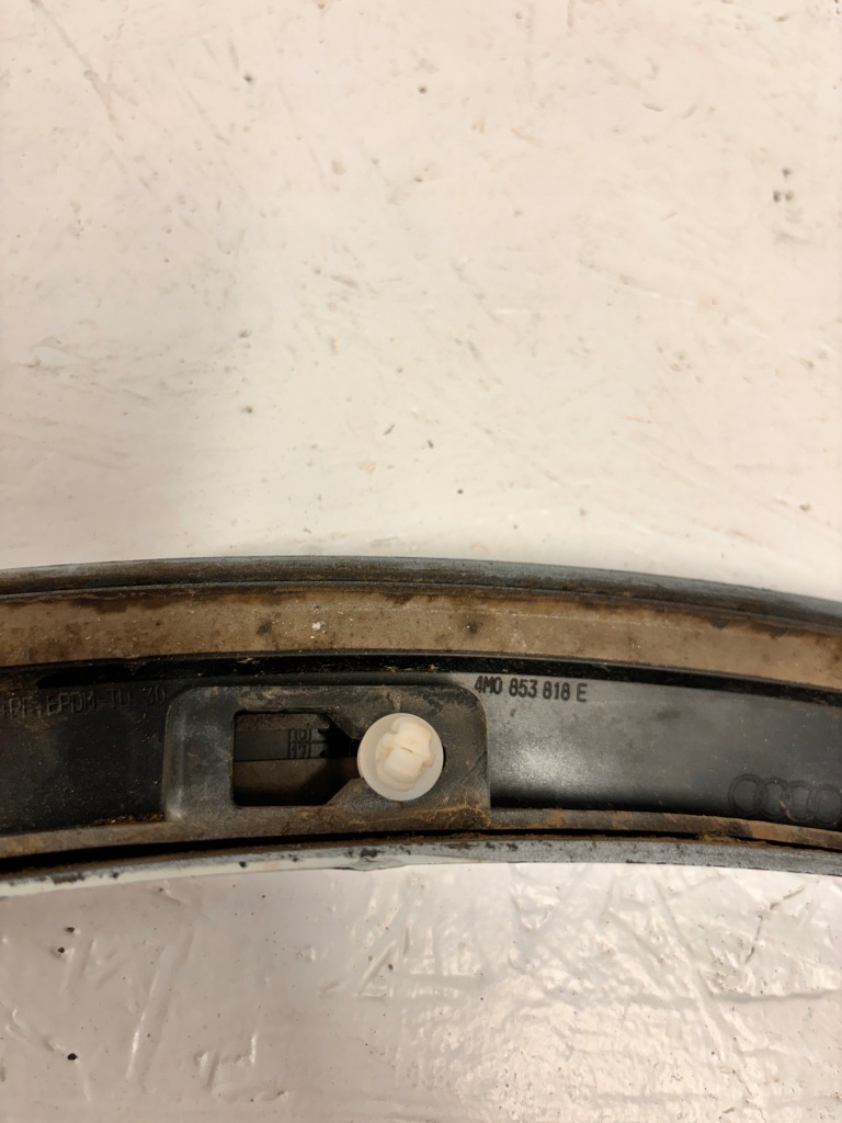 фото №11, Audi оригінальний номер права молдинг крила задня 4m0853818e 4m0853026e