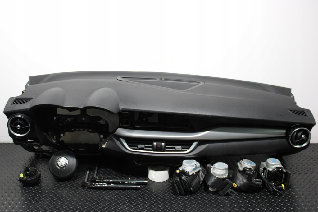 фото №1, Приборная панель консоль подушка безопасности подушки безопасности alfa romeo stelvio q4