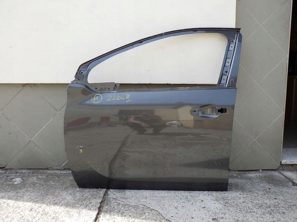 фото №1, Peugeot 208 дверь левая передние