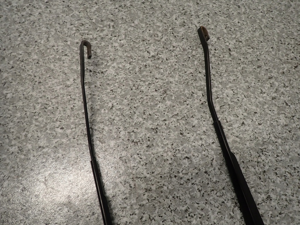 фото №4, Toyota corolla e12 02- рычаг wyceiraczki передние левая lub правое