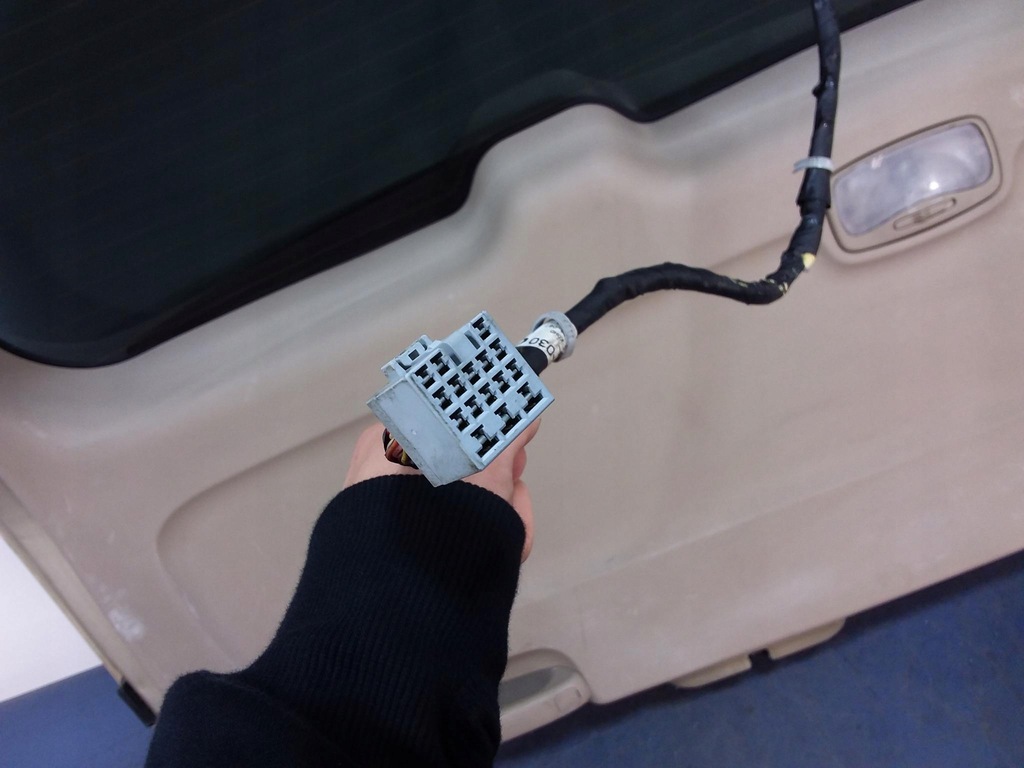 фото №14, Kia sedona carnival ii крышка багажника багажника задняя j9