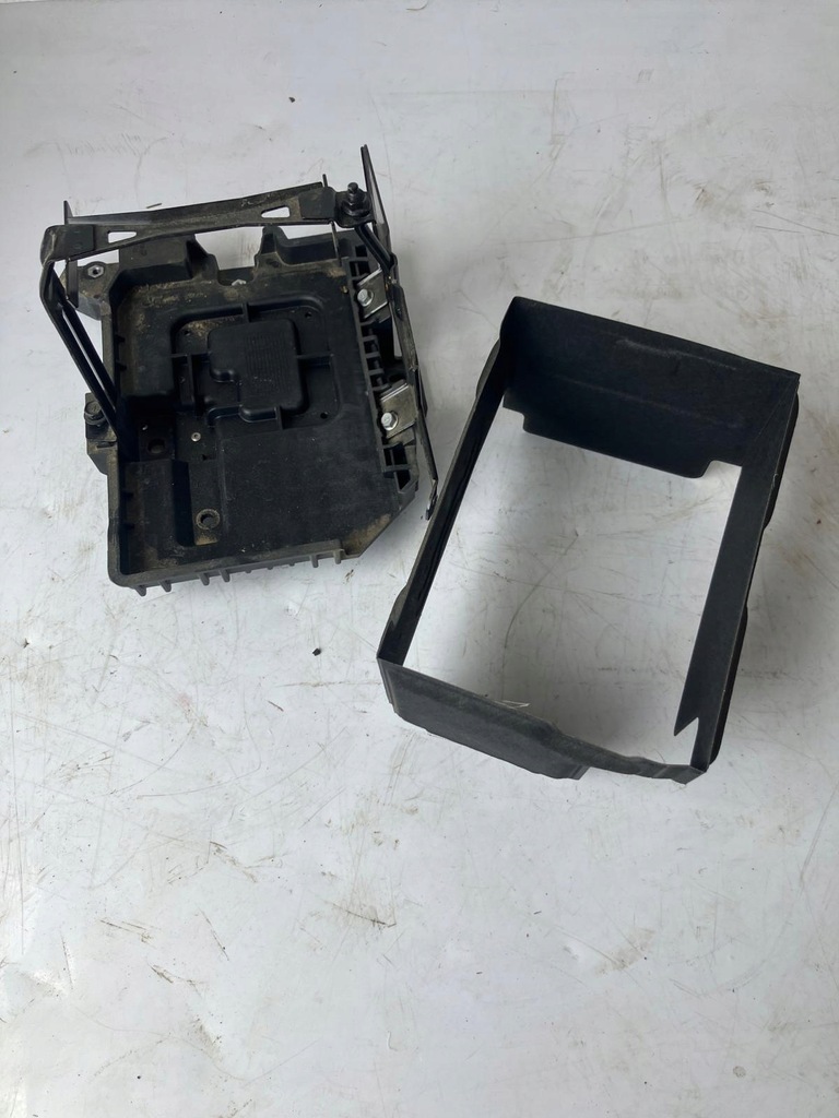 фото №1, Основание кронштейн аккумулятор kia stonic 37150-h8800