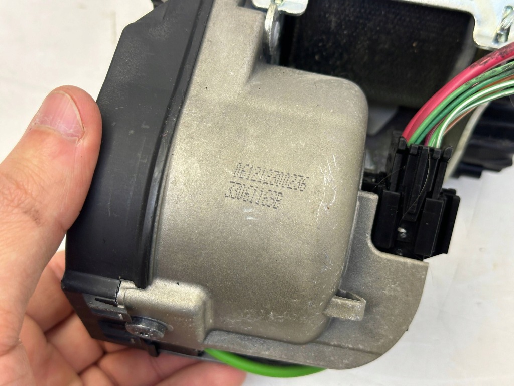 Передній ремінь безпеки перед сторона ліва mercedes ml w164 a2518603185 Зі Шроту