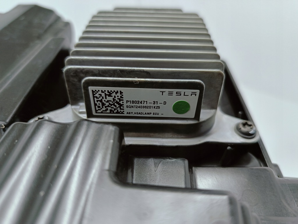 Tesla model 3 рестайлинг  highland 23- фара левая перед full led европа  1760888-00-e Оригинал