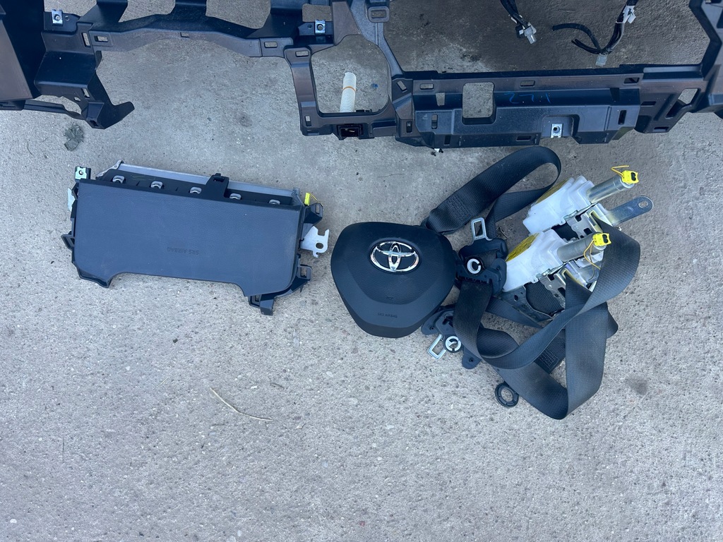 фото №3, Консоль подушка безпеки подушки безпеки ремені corolla e21 оригінал