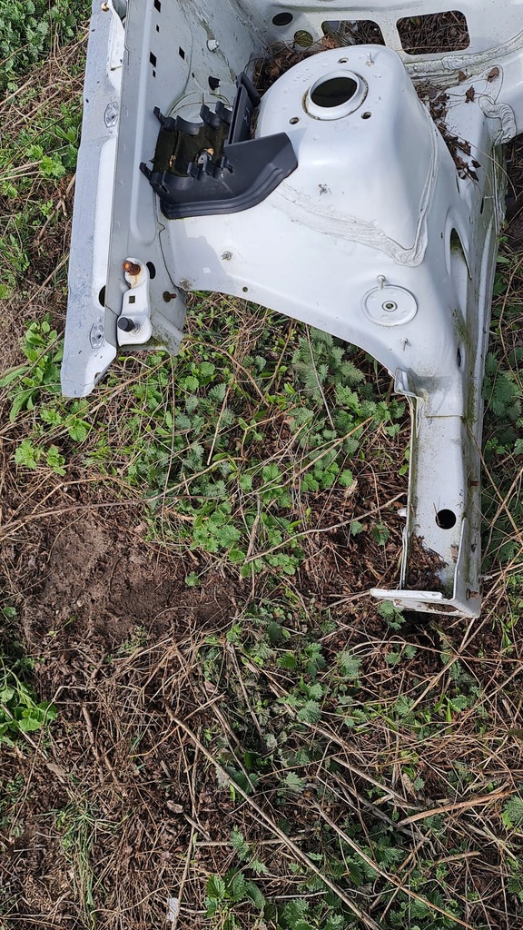 фото №1, Mercedes ml gl w164 четверть cięta za чашка правый перед правая передняя