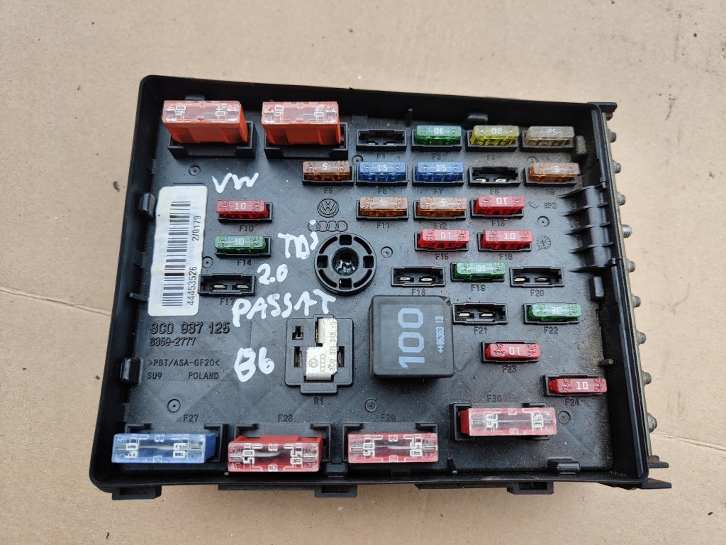 Купить Коробка предохранителей skoda vw audi 3c0937125