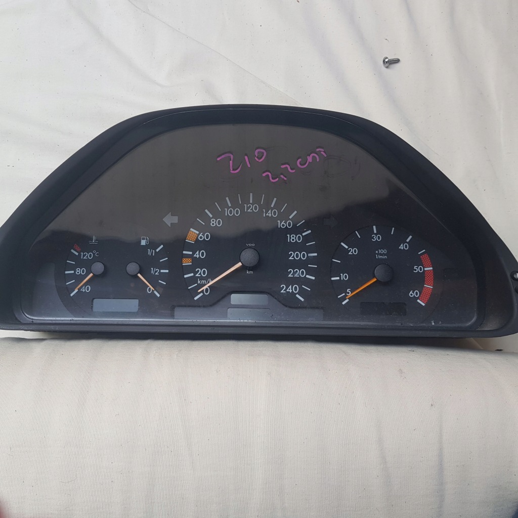 фото №1, Mercedes e klasa 210 счетчик приборная панель 2105401448 2.2