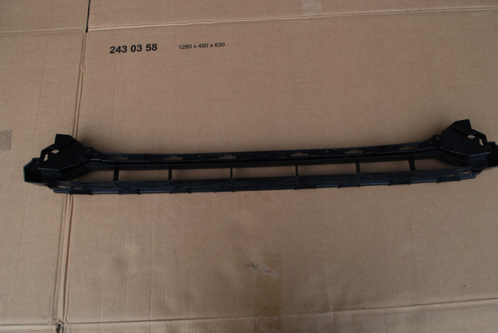 Audi 4g0807683c a6 c7 4g0 решётка средняя бампера Недорого